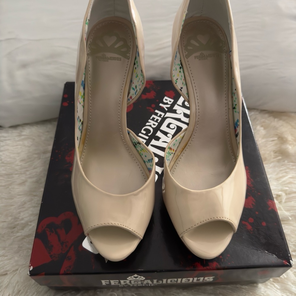 Slightly used, barely worn tan heels